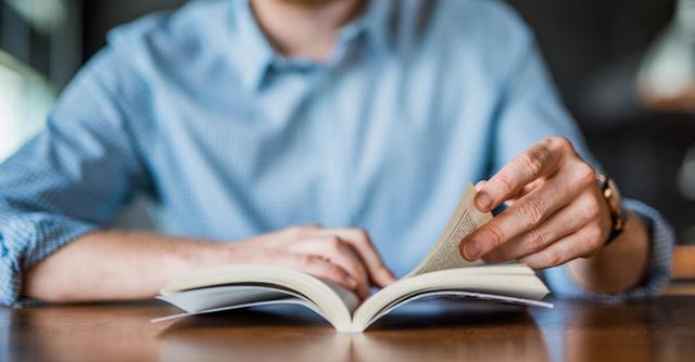 FOTO 2 | 2. Dedica 20 minutos diarios a leer (Foto: iStock)