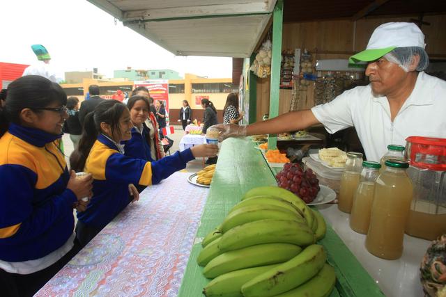 El Minsa publicó el listado de alimentos y bebidas que podrán vender las cafeterías, quioscos y comedores&nbsp; (Fotos: Andina)