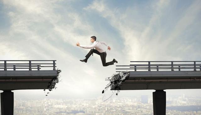 FOTO 4 | SÉ REALISTA, NO VA A SER FÁCIL. Hay que saber que vamos a abordar un proceso ingrato, lleno de decisiones duras, pero que buscan un bien mayor: salvar la empresa. El objetivo es muy importante, evitar el cierre, que siempre tiene un efecto multiplicador. De ahí que la actitud sea la de buscar las fórmulas que hagan el menor daño posible.