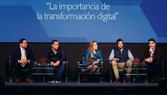 De izquierda a derecha: Jorge Navarro (Claro), Alexander Mont (Platanitos), Fiorella Molinelli (EsSalud), Daniel Bonifaz (Kambista) y Mariano Zegarra (KPMG).