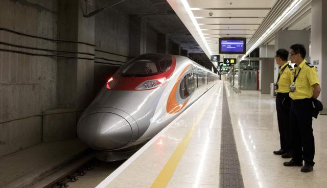 Una nueva conexión ferroviaria entre Hong Kong y China fue inaugurada, un proyecto que le cede a Pekín una parte del territorio de la ex colonia británica. (Foto: AFP)