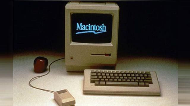 FOTO 2 |Enero de 1984: Apple anuncia la llegada de su primera computadora Macintosh con "1984", un comercial de televisión dirigido por Ridley Scott, que retrata un golpe audaz contra una cultura informática orwelliana.