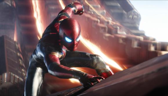 Spiderman vistiendo el traje metálico en una escena de Infinity War. (Foto: AP)