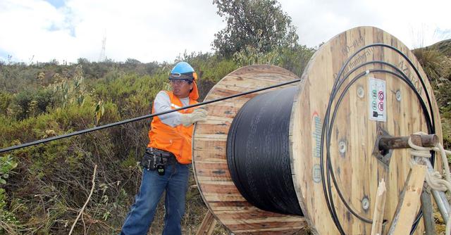 FOTO 4 | 4.       Azteca Comunicaciones presentó ante el Ministerio de Transportes y Comunicaciones un proyecto de adenda que busca resolver el contrato, suscrito hace cinco años, con el Estado peruanos. (Foto: Andina)