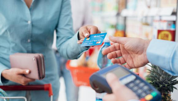 En Estados Unidos, 51 asociaciones de consumidores se han mostrado a favor de una ley que prohibiría al comercio minorista no aceptar el pago en efectivo. (Foto: Shutterstock)