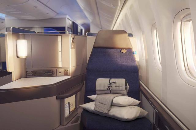 United Airlines: En junio pasado, United anunció una muy esperada reforma de su servicio internacional de clase ejecutiva e instalaciones, incluidos nuevos asientos. El nombre de las cabinas, Polaris, fue elegido por la Estrella del Norte. Los nuevos asie