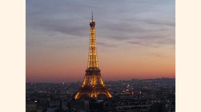 Torre Eiffel, París, Francia. "No importa cuántas fotos, vídeos o postales que has visto de este icono, simplemente no hay nada como verlo de cerca".
