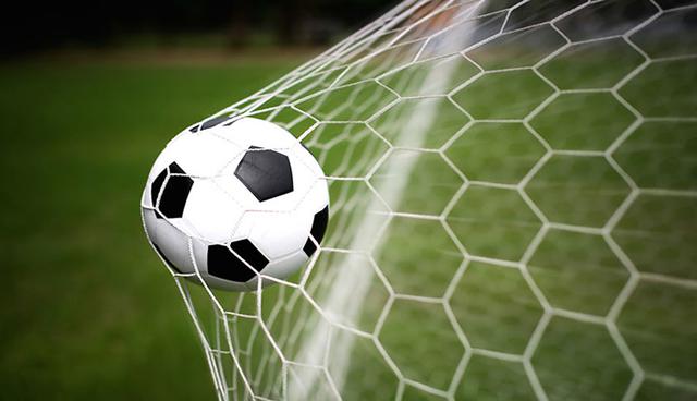 FOTO 11 | Un disparo potente en tierra ibérica es un "pepinazo", que en suelo inglés cambia a "screamer" (gritón) o "pushka strashnaya" en el ruso (bombazo).  (Foto: cdsatelite)