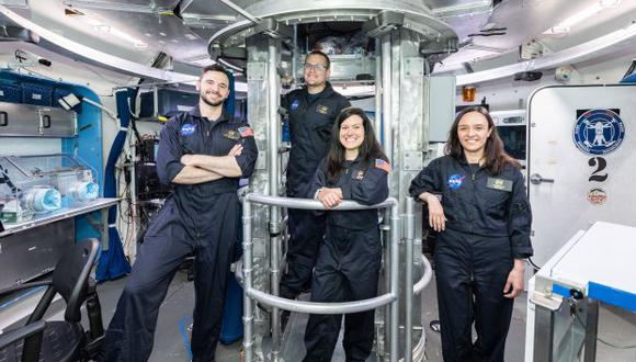 El equipo de HERA XIX completó el entrenamiento y está listo para una misión simulada de 45 días a Fobos. Los tripulantes son Barret Schlegelmilch, Christian Clark, Ana Mosquera y Julie Mason. (Foto: NASA)