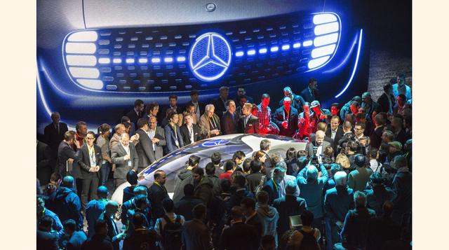 "Esto es lo que creemos que será el futuro en términos de diseño, concepto y comunicación automotrices", afirmó Zetsche. (Foto: Getty)