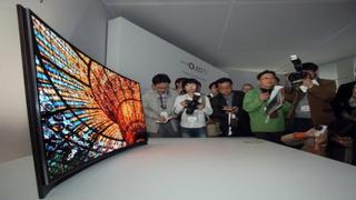 Samsung presenta primer modelo de televisor OLED con pantalla curva