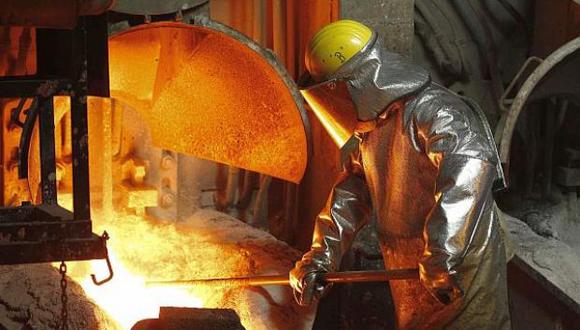 Las siderúrgicas se enfrentan a una perspectiva más sombría a medida que el crecimiento se desacelera, la guerra comercial se prolonga y lidian con los costes después de un aumento en el primer semestre del mineral de hierro. (Foto: El Comercio)