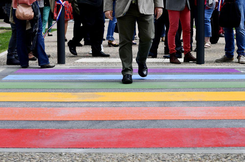 El decreto peruano prohibió “cualquier tipo de discriminación” al hacer cumplir la norma, pero las personas trans enfrentan prejuicios y obstáculos legales.