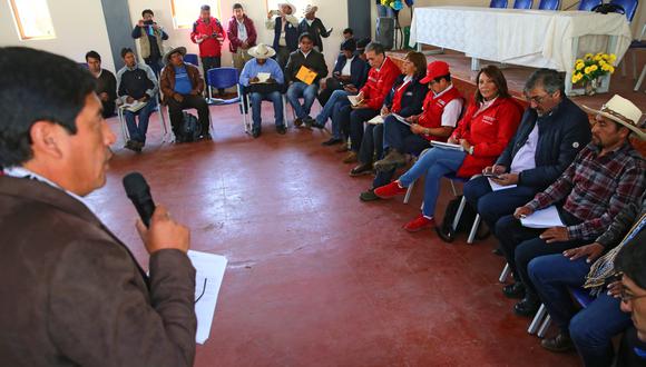 Diálogo. Equipo de la PCM se reunió con las autoridades locales en el distrito de Santo Tomás (Chumbivilcas-Cusco).