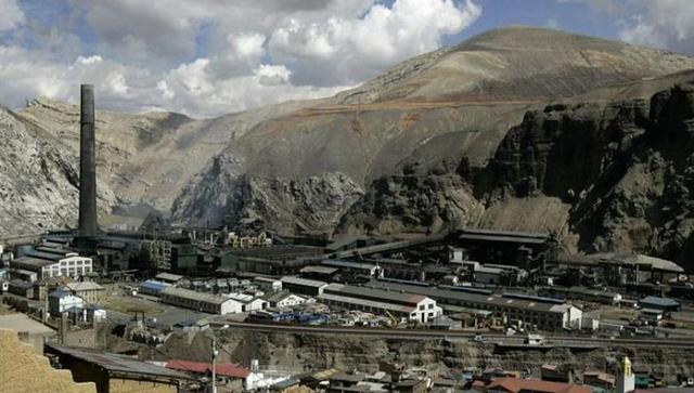 Nuevo impuesto a la renta. El plan de Gobierno de PPK también plantea un nuevo impuesto a la renta para las empresas que facturen 2,300 UITs o más, que les permita el 100% de la deducibilidad de la inversión.