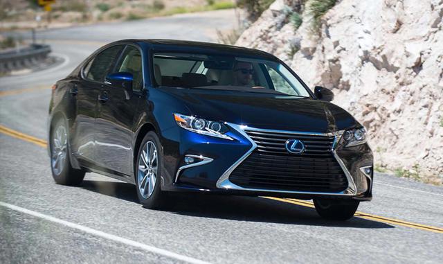 FOTO 4 | Auto compacto de la gama alta: Lexus ES. Se trata de un modelo híbrido de lujo del grupo Toyota.