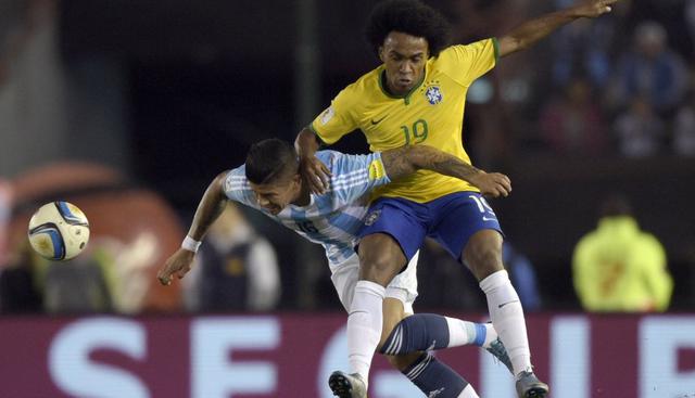 Willian. En la segunda línea de volantes de Dunga tendríamos a Willian. Destaca en el Chelsea de Inglaterra y puede valer más de 32 millones de dólares.  (AFP)