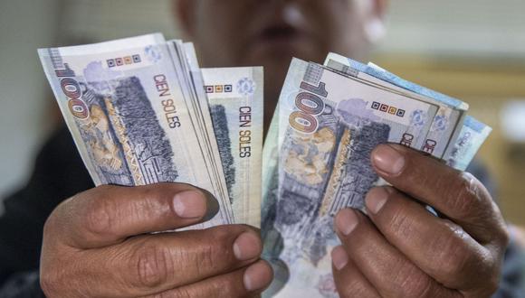 Los beneficiarios podrán retirar hasta 4 UIT (S/20,600) de su fondo de pensiones (Foto: Andina)