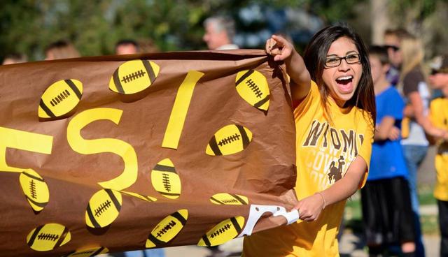 FOTO 51 | Wyoming - Universidad de Wyoming. Costos de matrícula, alojamiento, comida y otros costos, 2016-17: US$ 30,775. Precio promedio pagado por un estudiante con ayuda / beca, 2015-2016: US$ 13,155. Ubicación: Laramie, WY. Sector: público. Número de estudiantes:  12,366. (Foto: University of Wyoming/Facebook)