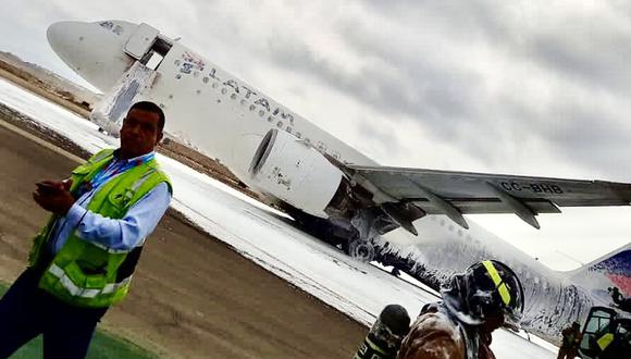 El accidente en el Aeropuerto Internacional Jorge Chávez dejó dos bomberos muertos y uno herido, producto del choque de un avión con un vehículo de los hombres de rojo. (Foto: Twitter)