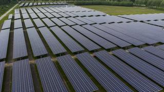 AIE alerta del casi monopolio chino de los equipamientos fotovoltaicos