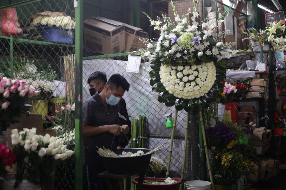 Este sábado 30 de octubre se registró poca afluencia de personas en el Mercado de Flores, ubicado en el distrito del Rímac. (Foto: Britanie Arroyo / @photo.gec)