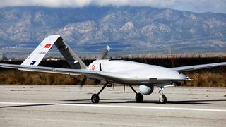 Ucrania se defiende ante agresión de Rusia con drones turcos, baratos pero letales