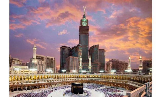 LA MECA (ARABIA SAUDÍ). En 2010 Arabia Saudí inauguró el reloj más grande del mundo, haciendo coincidir su primer segundo con el inicio del Ramadán. Se sitúa en la torre más alta (400 metros) del complejo arquitectónico Abraj Al Bait, un hotel espectacula