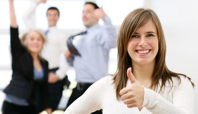 FOTO 16 | 16. Haz que sea divertido
Encuentra pequeñas formas de hacer que la vida sea divertida todos los días. Usa una camiseta divertida. Habla con gente que no conoces. Come en un lugar diferente. Pero más allá de eso, encuentra formas de sorprenderte, a ti y a los demás. Di sí a las cosas a las que normalmente dirías que no.

Deja de preocuparte por las cosas que no puedes cambiar y deja hacer que todo sea serio o solemne. La vida nunca será perfecta, pero puede ser muy divertida. Aprende a vivir al máximo y date la oportunidad de florecer. (Foto: iStock)