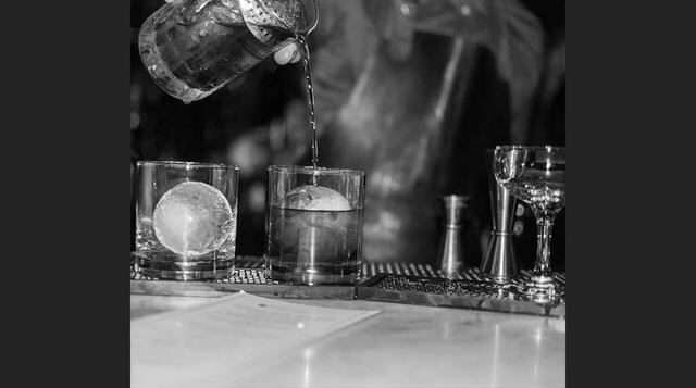 Seguir una dieta que no admite productos con azúcar agregada. Todo coctel que incluya cítricos o un ingrediente ácido, necesita un endulzante que lo equilibre. Si no quiere azúcar en su coctel, diga: “Los tragos me gustan bien secos”.