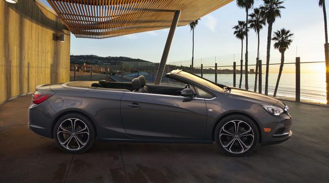 Buick presentará el convertible europeo Buick Cascada. Los fabricantes de automóviles están lanzando nuevos modelos de convertibles. (Foto: AP)