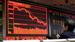 Acciones chinas se desploman pese a decisión del banco central para apoyar a la economía