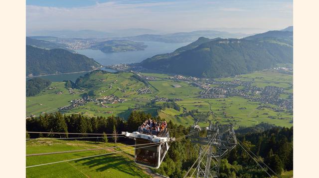CabriO-Bahn (Stans, Suiza). El primer teleférico "descapotable" del mundo asciende los 1.900 metros del monte Stanserhorn y fue todo un reto creativo para ingenieros, arquitectos y constructores, que con él pretendían sustituir el antiguo transp