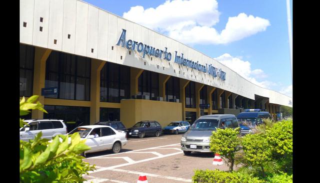 Aeropuerto Internacional Viru Viru (Bolivia) |Uno de los principales servicios que ofrece el Viru Viru es el de hospedaje para sus pasajeros. Existen hasta dos lujosos hoteles en este recinto: EN-KAMA y Sun Hotel. (Wikipedia)