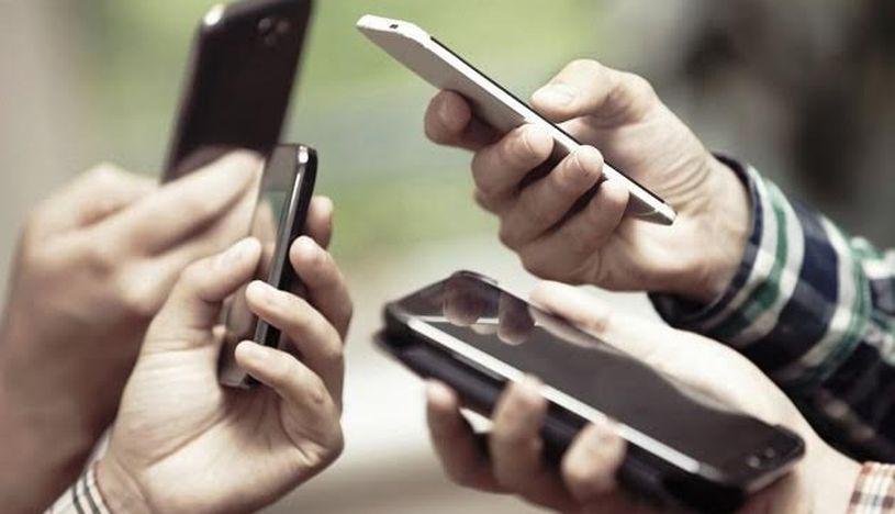 La decisión de hacer progresivo el bloqueo de celulares con IMEI inválido busca no afectar las comunicaciones de las personas. (El Comercio)