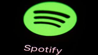 ¿A qué apuesta Spotify con la adquisición de dos compañías de podcast?