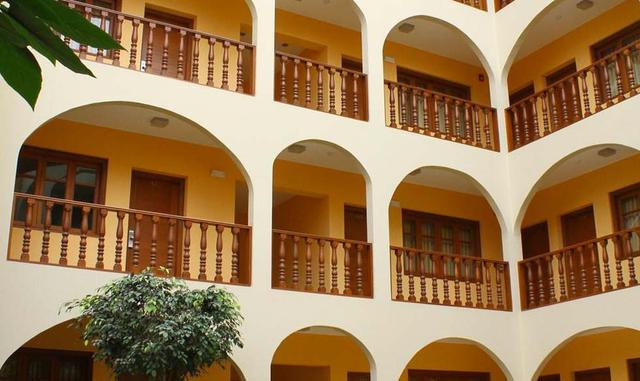 FOTO 10 | Trabajadores de hoteles.