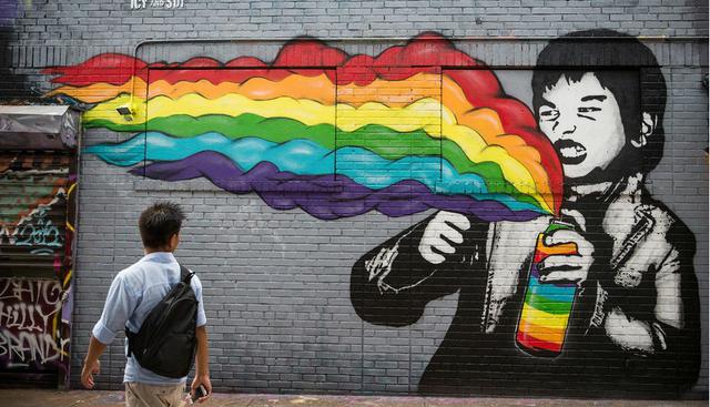 Otro colorido mural de arte callejero neoyorkino, que se encuentra en el barrio de Long Island, en Queens. (Fuente: Google Art Project: Street Art)