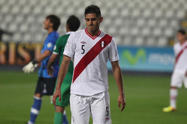 Foto 4 | La pareja de Abram en la zaga peruana es Carlos Zambrano. El defensa de Boca Juniors está cotizado en € 1 millón, bastante menos que los € 8 millones que valía hace cinco años. (Foto: GEC)