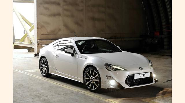 Toyota 86 (Toyota). Fue un trabajo en conjunto de Toyota y Subaru para sacar adelante este auto y el modelo BRZ.