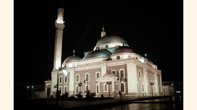 Mezquita Khaled Ibn Walid, Siria. Templo con arquitectura de estilo otomano. Fue quemada y destruida completamente durante los conflictos armados por el control de la ciudad de Homs. (Foto: CNN)