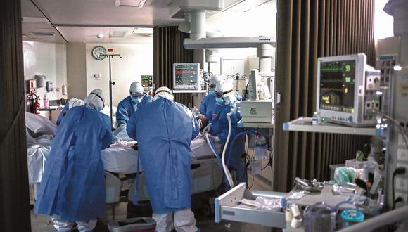 El CMP precisó que, al 29 de julio, hay 2.837 médicos infectados con el virus, mientras que otros 76 permanecen internados en las áreas de la Unidad de Cuidados Intensivos (UCI). (Foto: Hugo Curotto/GEC)