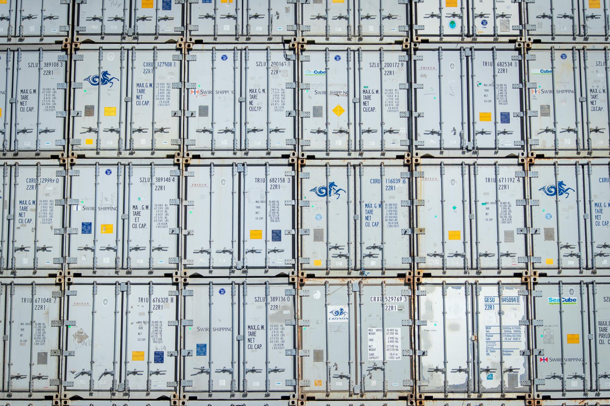 Los economistas estadounidenses han sugerido comúnmente que un impuesto razonable sobre las emisiones de CO₂ podría costar a los contaminadores US$ 40 por tonelada.