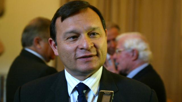 Néstor Popolizio Bardales es viceministro de Relaciones Exteriores. Es diplomático de carrera con 35 años de servicio, es licenciado en Relaciones Internacionales y bachiller en Derecho, con un curso de postgrado en Relaciones Políticas Internacionales, e