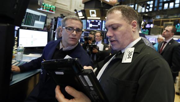 Este miércoles en Wall Street:&nbsp;Dow Jones de Industriales bajó un 0.52 %,&nbsp;S&amp;P 500 descendió un 0.65 % y&nbsp;Nasdaq perdió un 0.93 %.&nbsp;(Foto: AP)