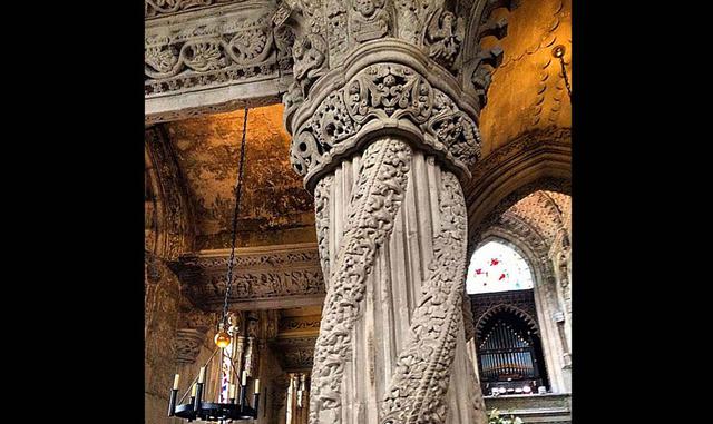 FOTO 12 | CAPILLA DE ROSSYLN – ESCOCIA. Por supuesto, hay gente que consiguió burlar la prohibición. (Foto: msn.com)