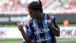 Brasileño Ronaldinho jugará partidos de exhibición por club Cienciano