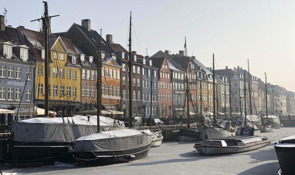 FOTO 6 | Nyhavn, the old harbor, is one of the city's top perennial attractions.Photographer: Jennifer Parker