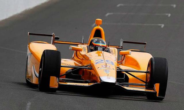 Una monoplaza en el Indy 500 cuesta US$ 3 millones. Por otro lado, una escudería en la F1 requiere un presupuesto de más de US$ 300 millones.
