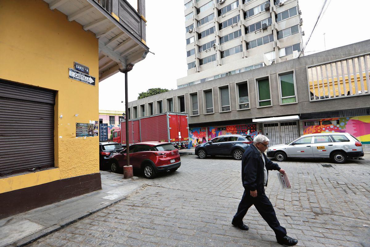 Jirón Castilla. El valor del m2 en esta zona es bajísimo debido a la inseguridad de la zona. El precio del m2 es de US$ 300 a menos.  (Foto: Manuel Melgar)